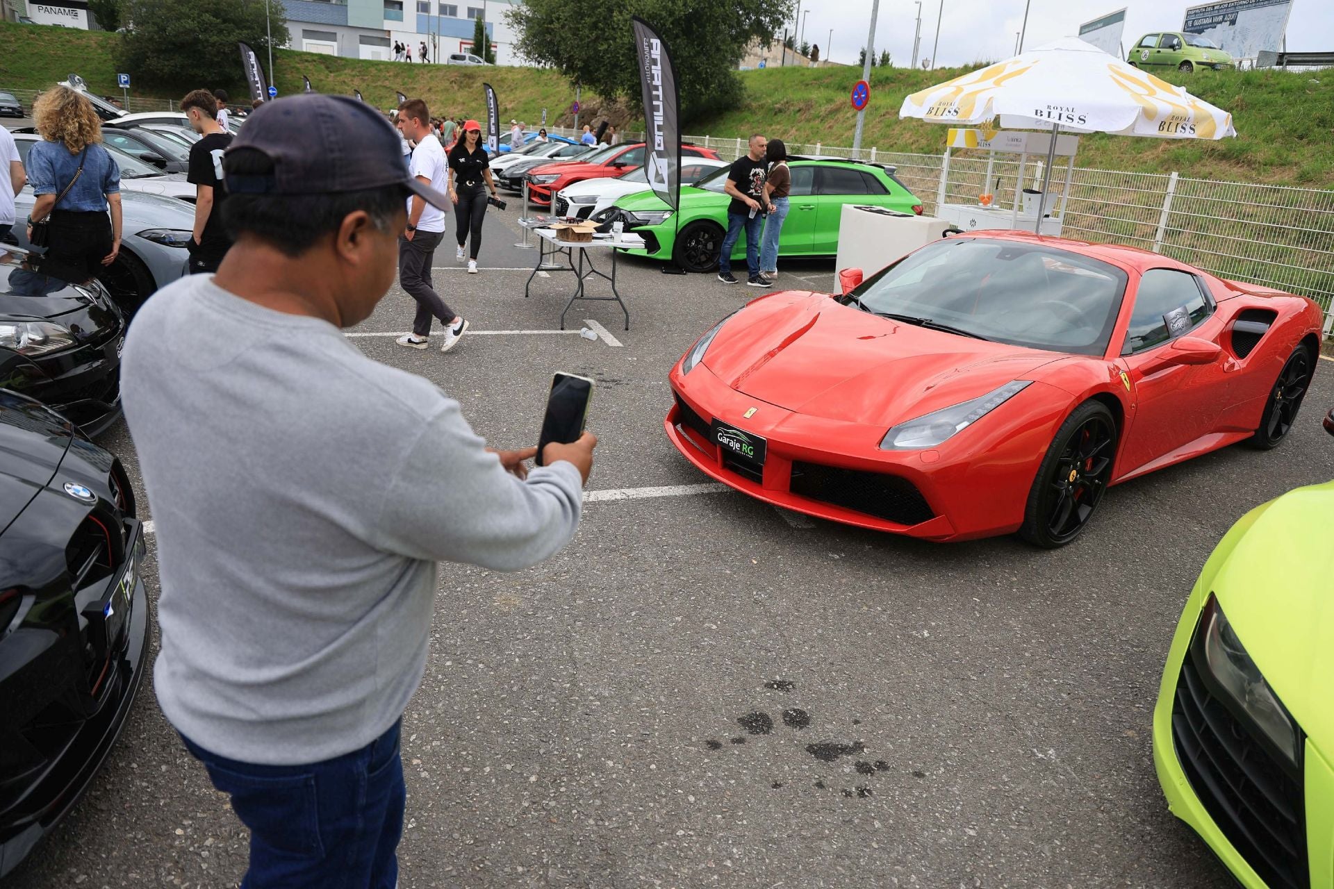 El motor de lujo revoluciona Pola de Siero