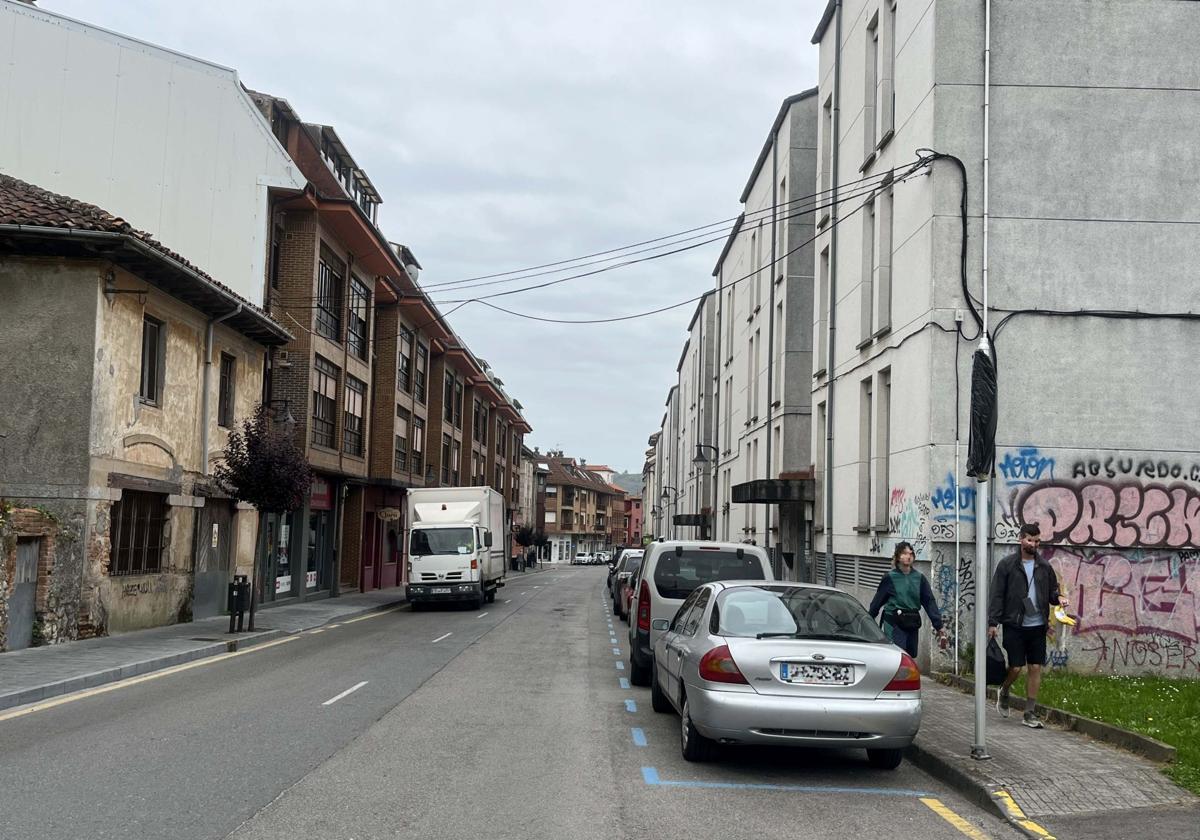 Un incendio en un piso en Llanes de madrugada obliga a evacuar a seis personas