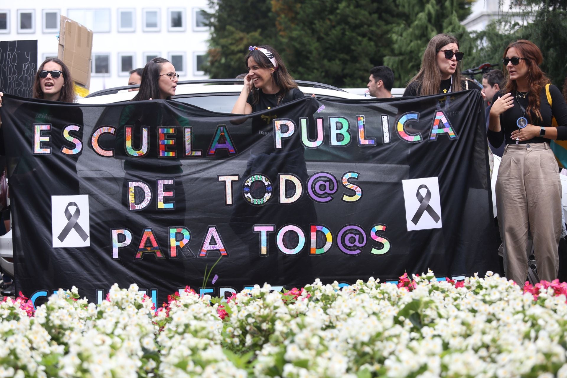 Las imágenes de la manifestación de los docentes asturianos en Oviedo