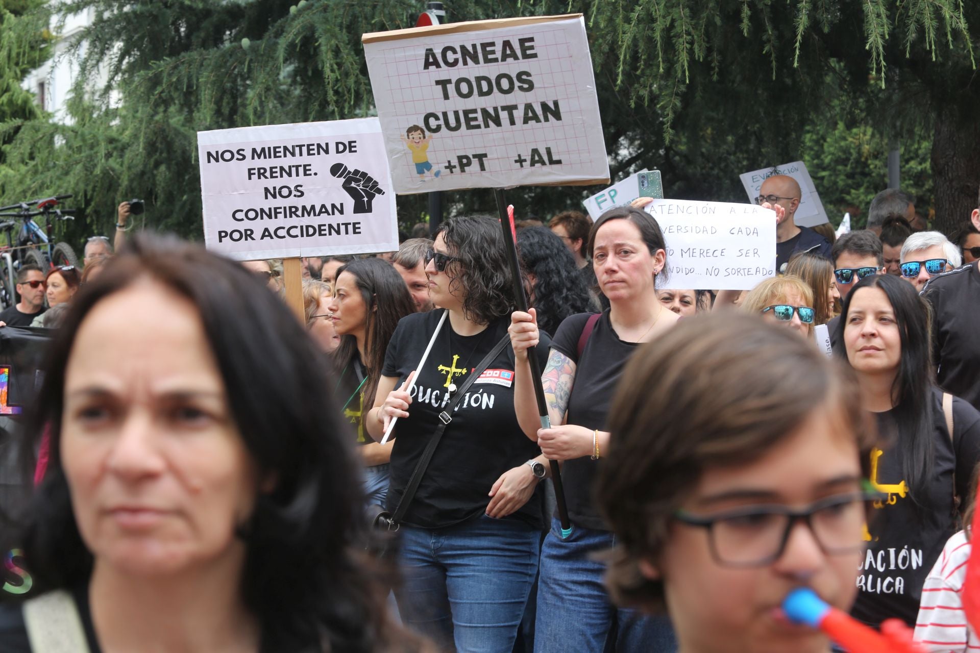 Las imágenes de la manifestación de los docentes asturianos en Oviedo