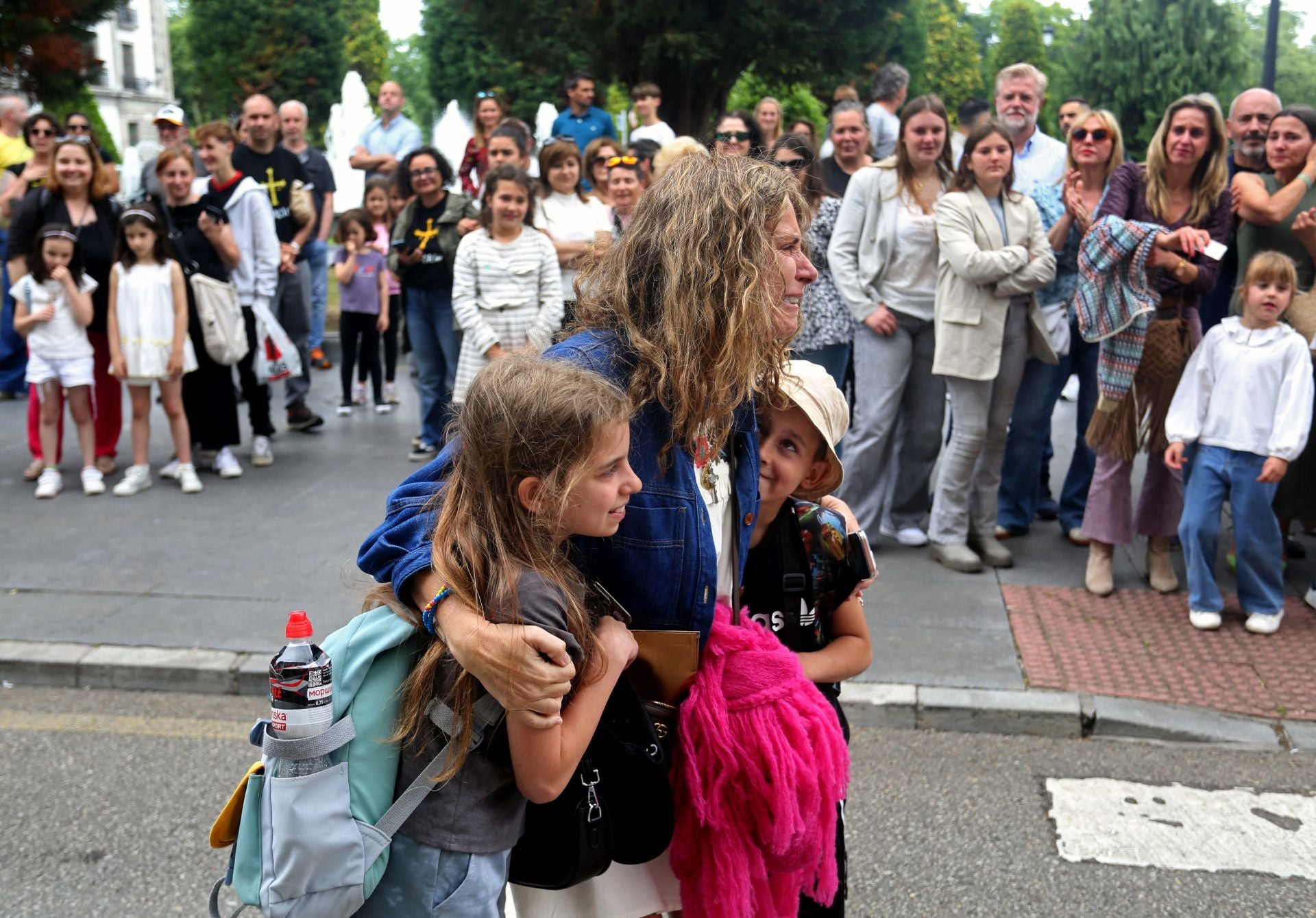 60 niños ucranianos llegan a Asturias a pasar el verano con familias de acogida