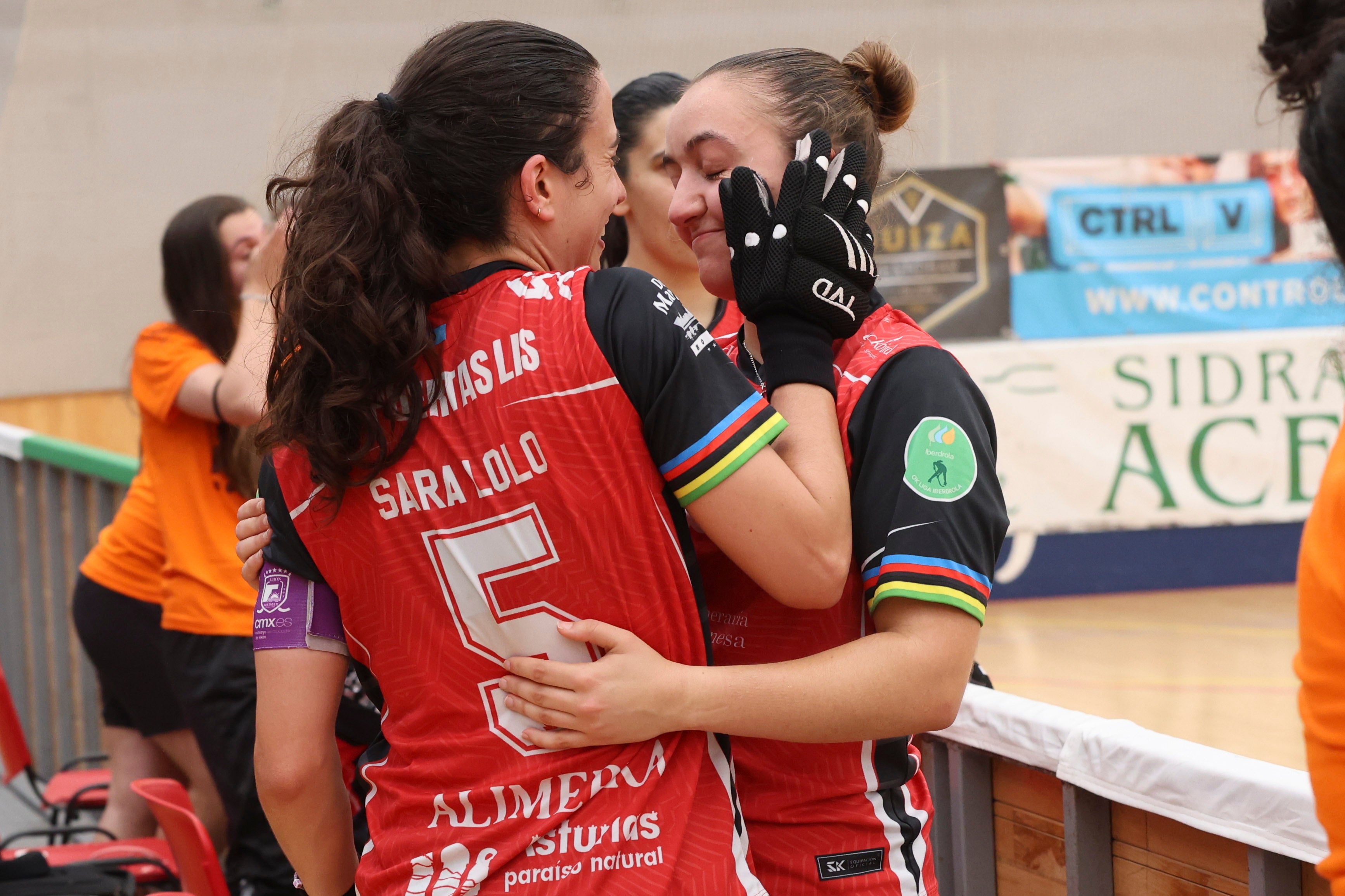 Entre la alegría y el llanto: las imágenes del último partido del Telecable Hockey