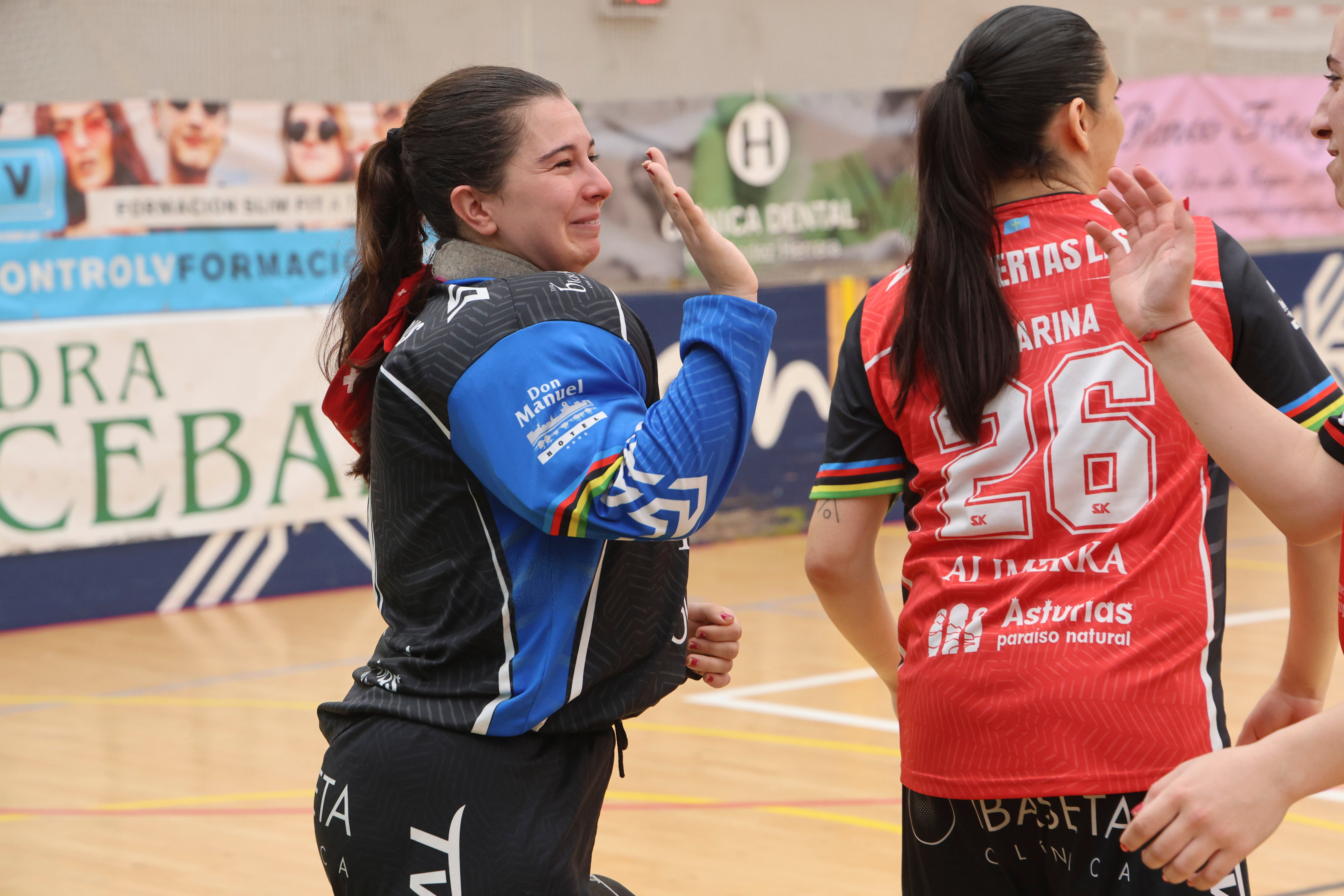 Entre la alegría y el llanto: las imágenes del último partido del Telecable Hockey
