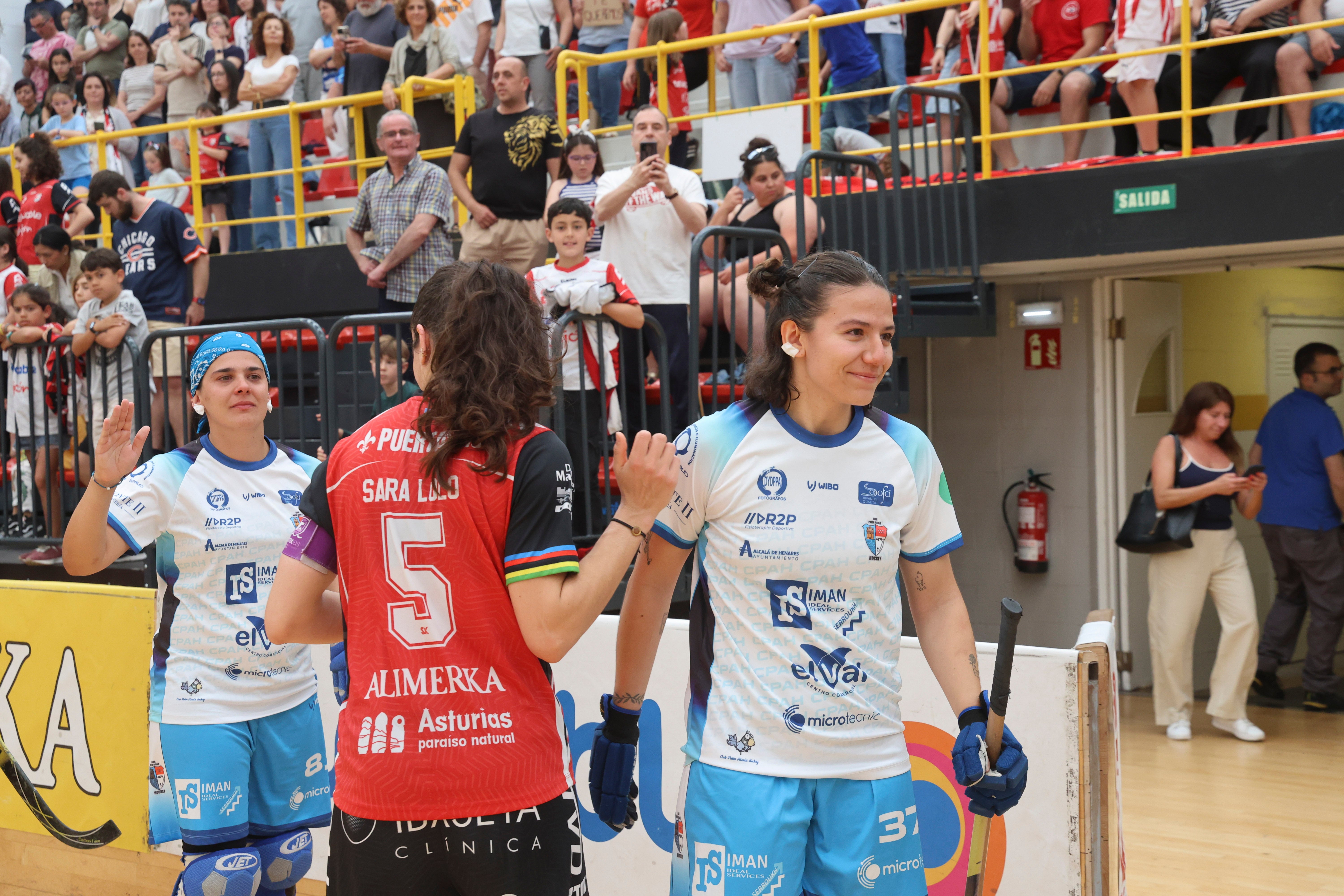 Entre la alegría y el llanto: las imágenes del último partido del Telecable Hockey