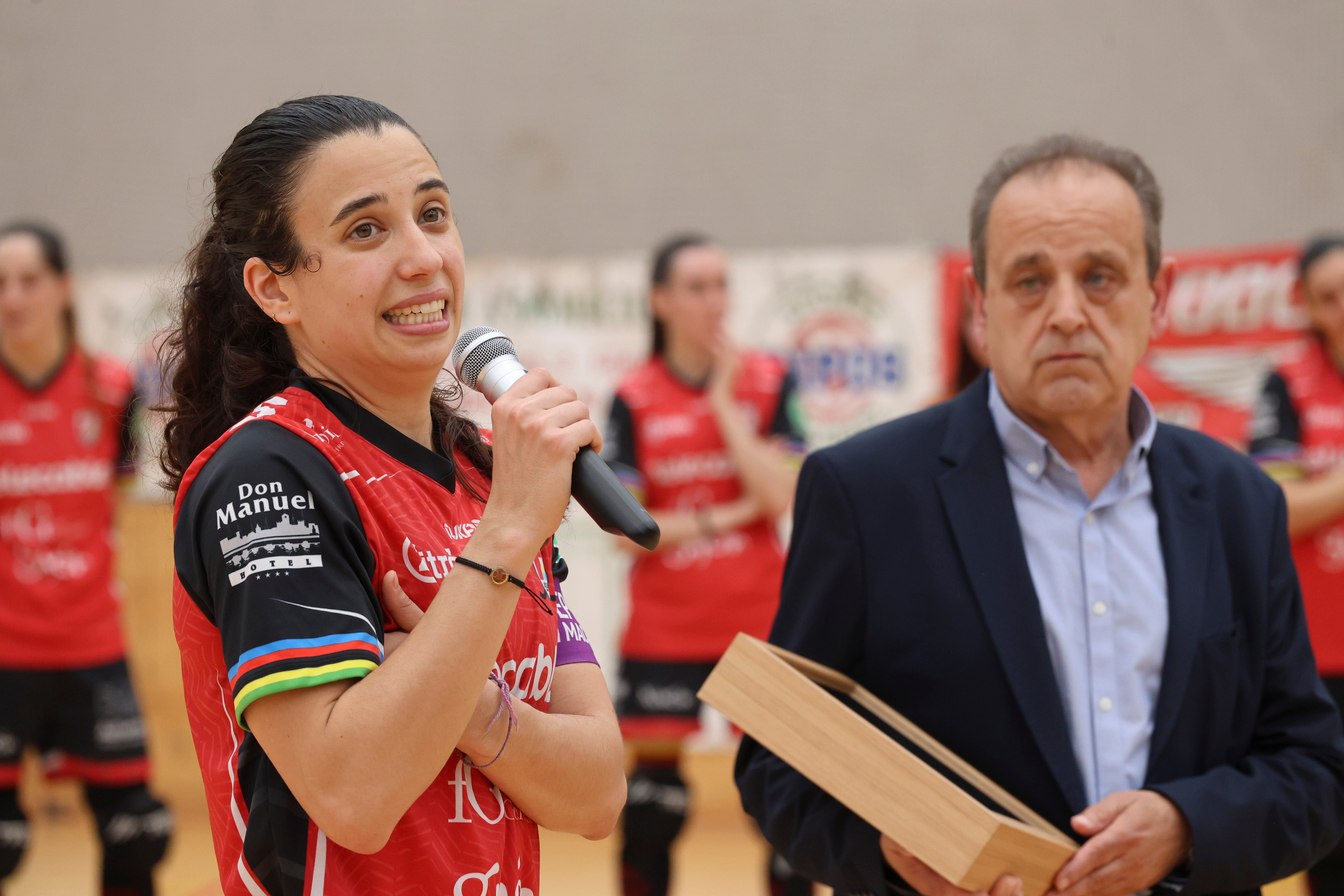 Entre la alegría y el llanto: las imágenes del último partido del Telecable Hockey