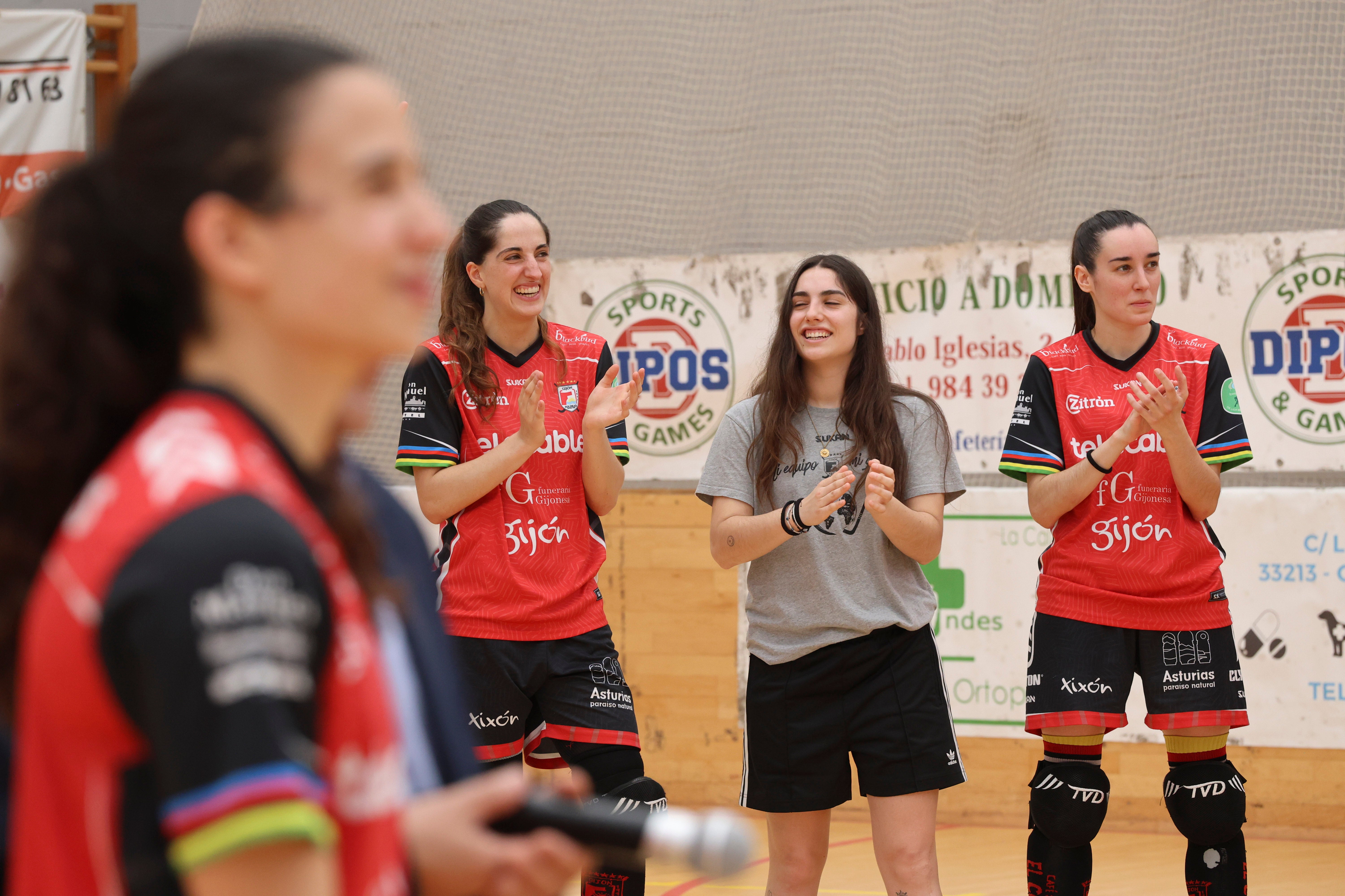 Entre la alegría y el llanto: las imágenes del último partido del Telecable Hockey