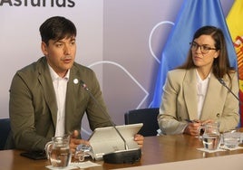 El consejero de Ciencia e Industria, Borja Sánchez, junto a la directora general del SEPEPA, Begoña López.