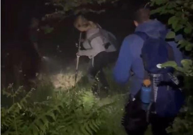 Momento del rescate de los montañeros perdidos en los Lagos de Covadonga.