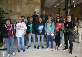 Jorge Caro, de CSIF, primero por la derecha, junto al resto de representantes sindicales que han participado en las reuniones.