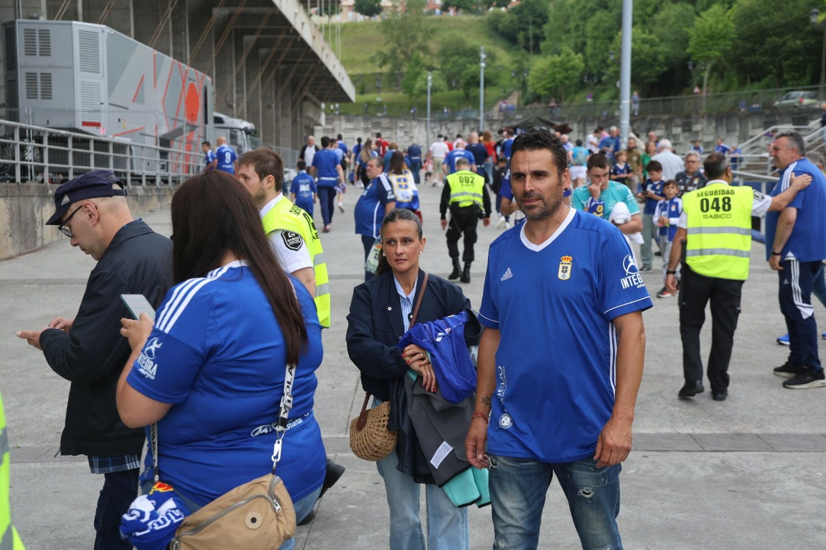 Ambientazo previo para el Real Oviedo - Almería
