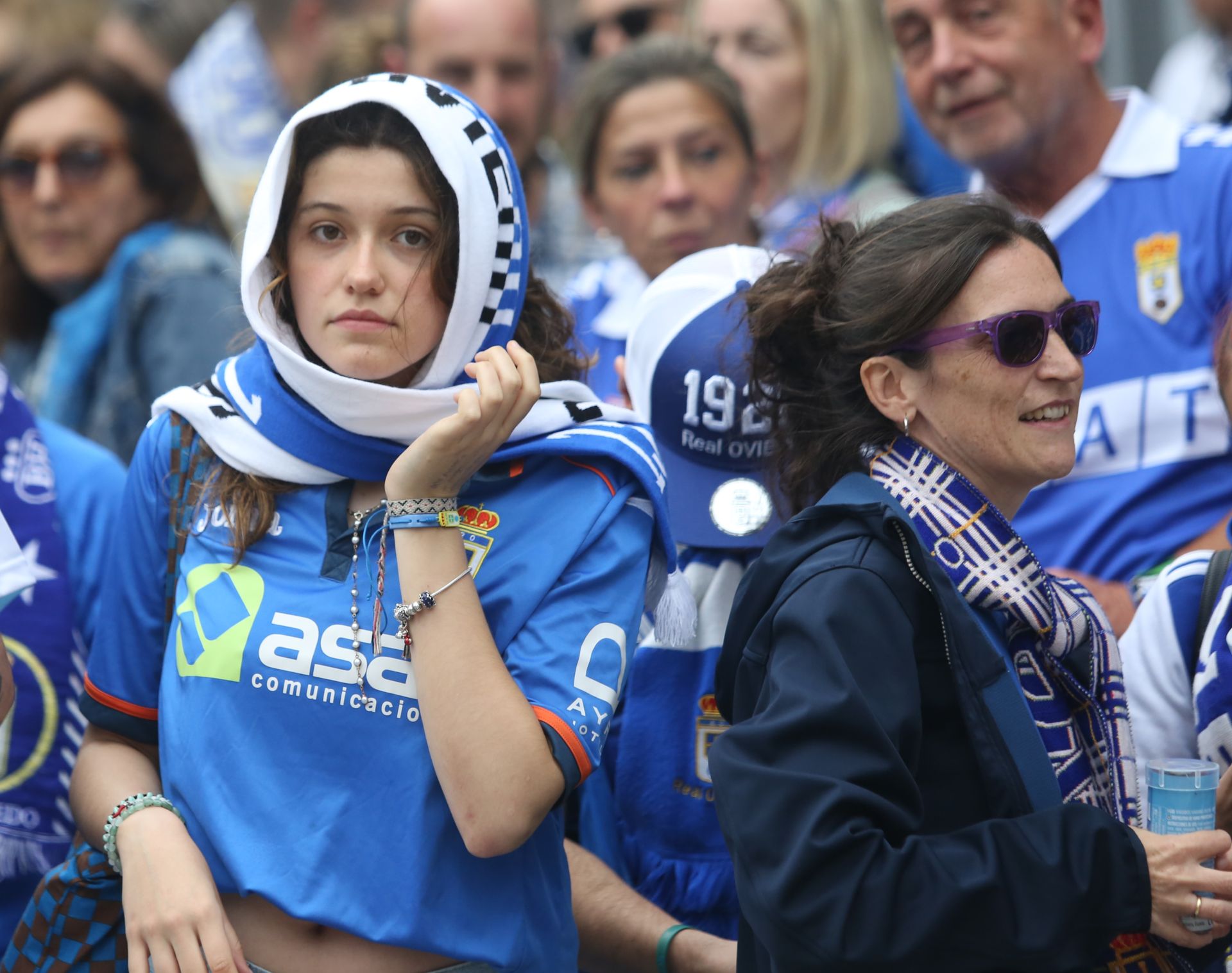 Ambientazo previo para el Real Oviedo - Almería