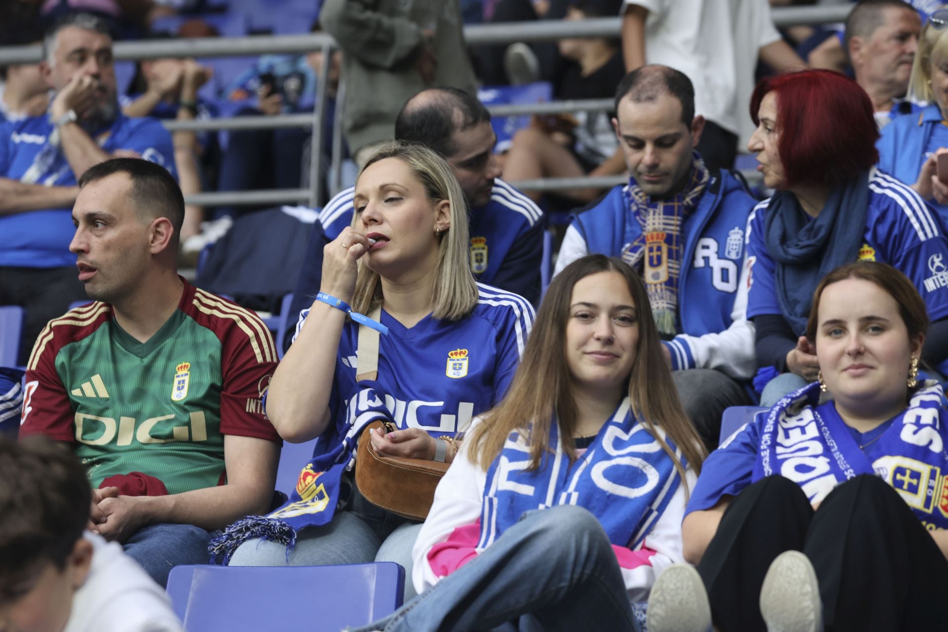 ¿Estuviste en el Real Oviedo - Almería? ¡Búscate en las imágenes!