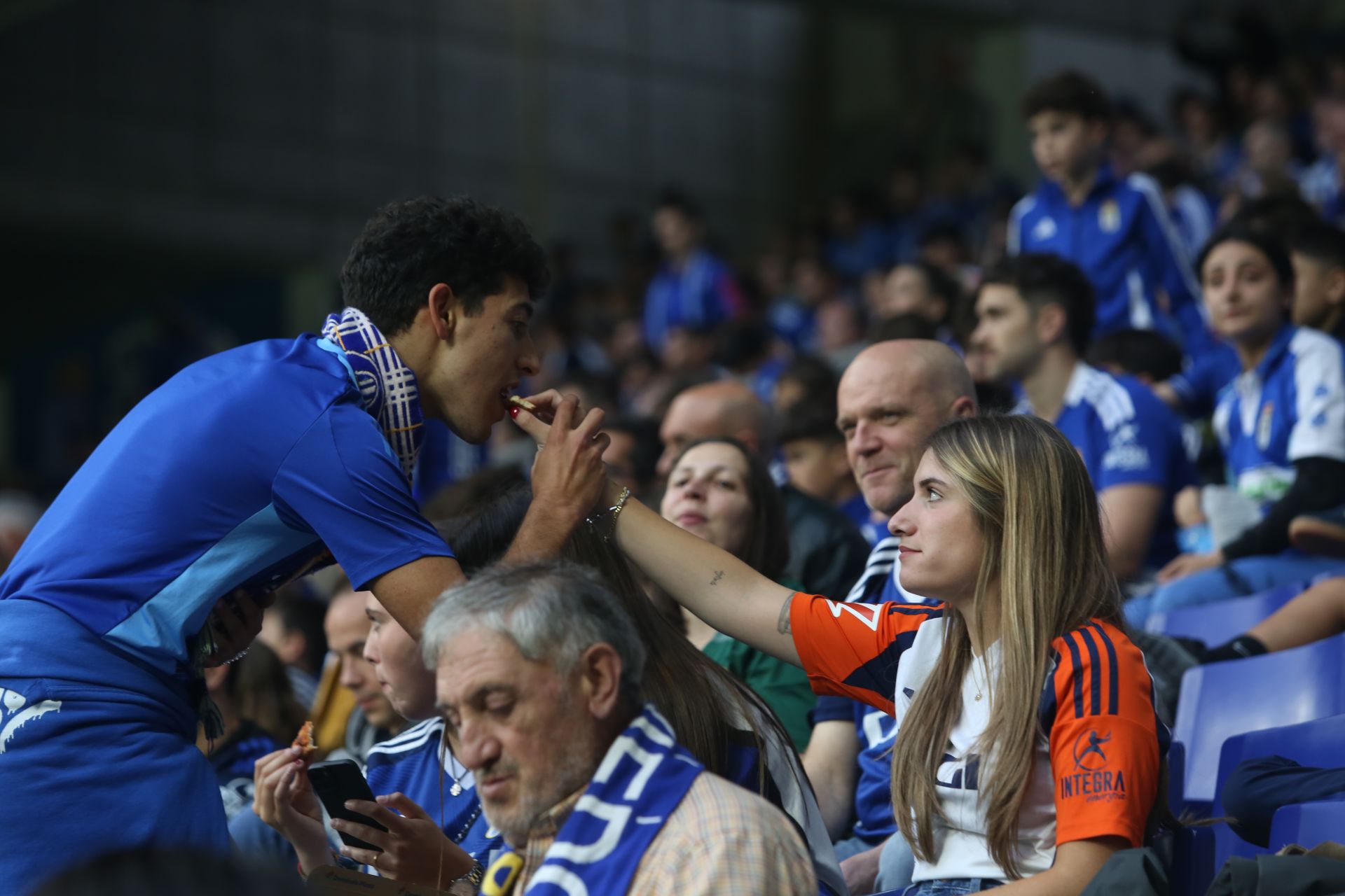 ¿Estuviste en el Real Oviedo - Almería? ¡Búscate en las imágenes!