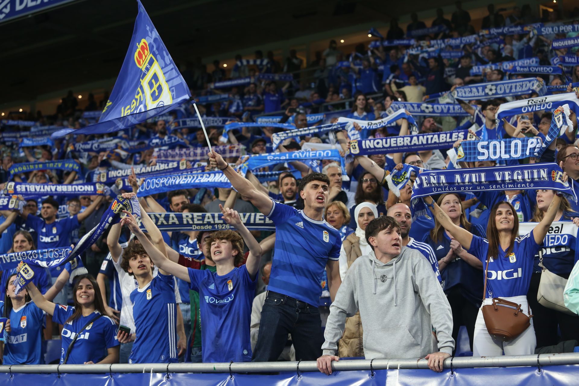 ¿Estuviste en el Real Oviedo - Almería? ¡Búscate en las imágenes!