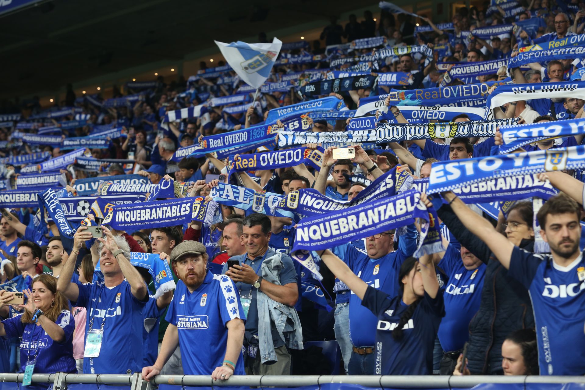 ¿Estuviste en el Real Oviedo - Almería? ¡Búscate en las imágenes!