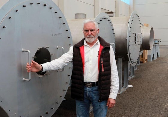 Macario Fernández, presidente de Asla, en las instalaciones de la factoría.