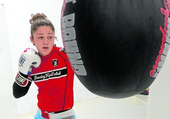 Merche García, en pleno entrenamiento durante una sesión en Gijón.