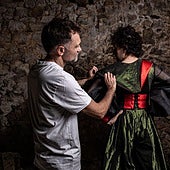 'Raíces' del traje . Hecho en tafetán de seda .