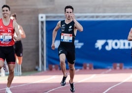 Manu Bea, a punto de vencer en la prueba de 400, en Soria.