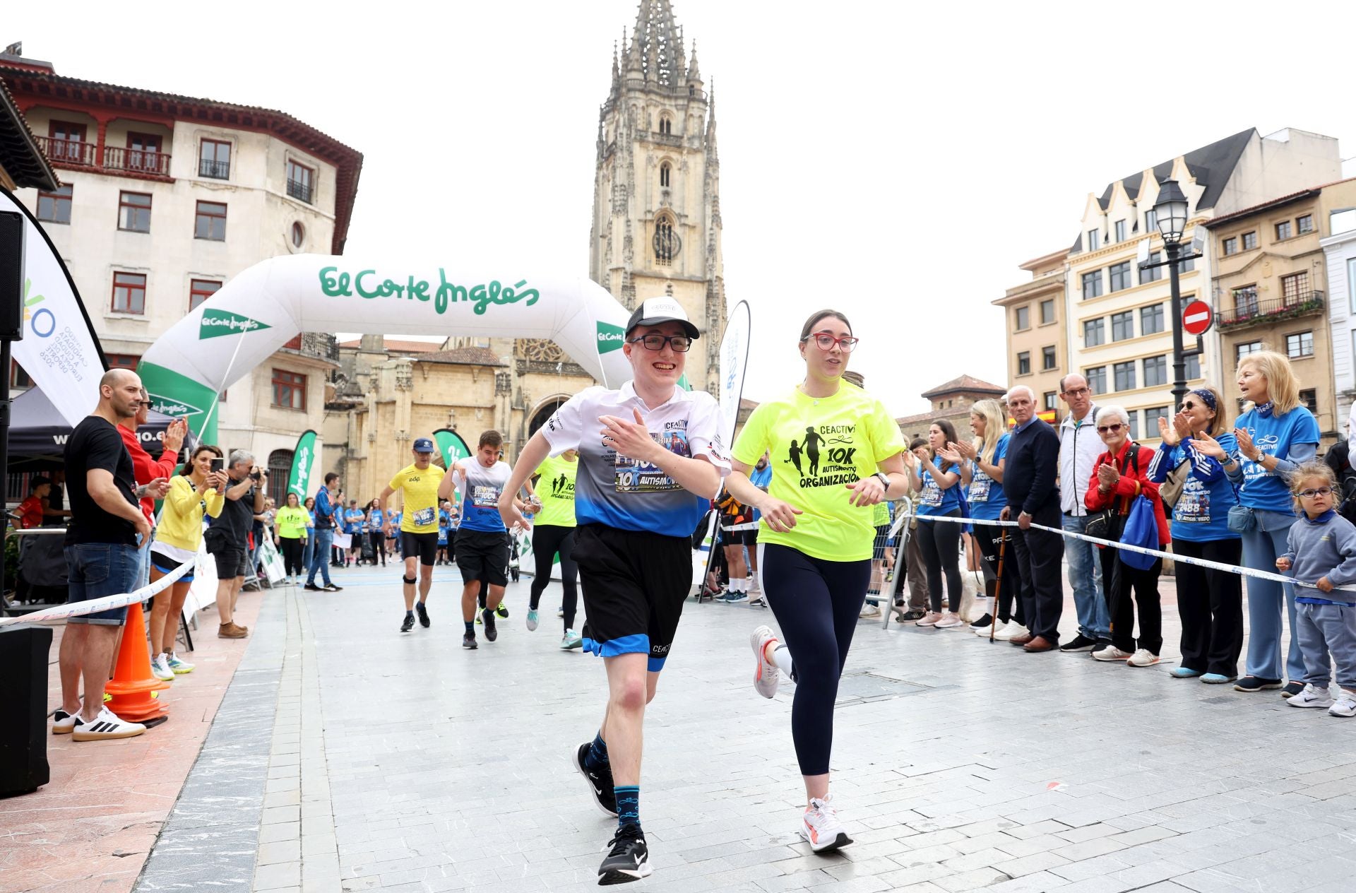 Fotos: III edición de la Carrera 10Km AutismOviedo