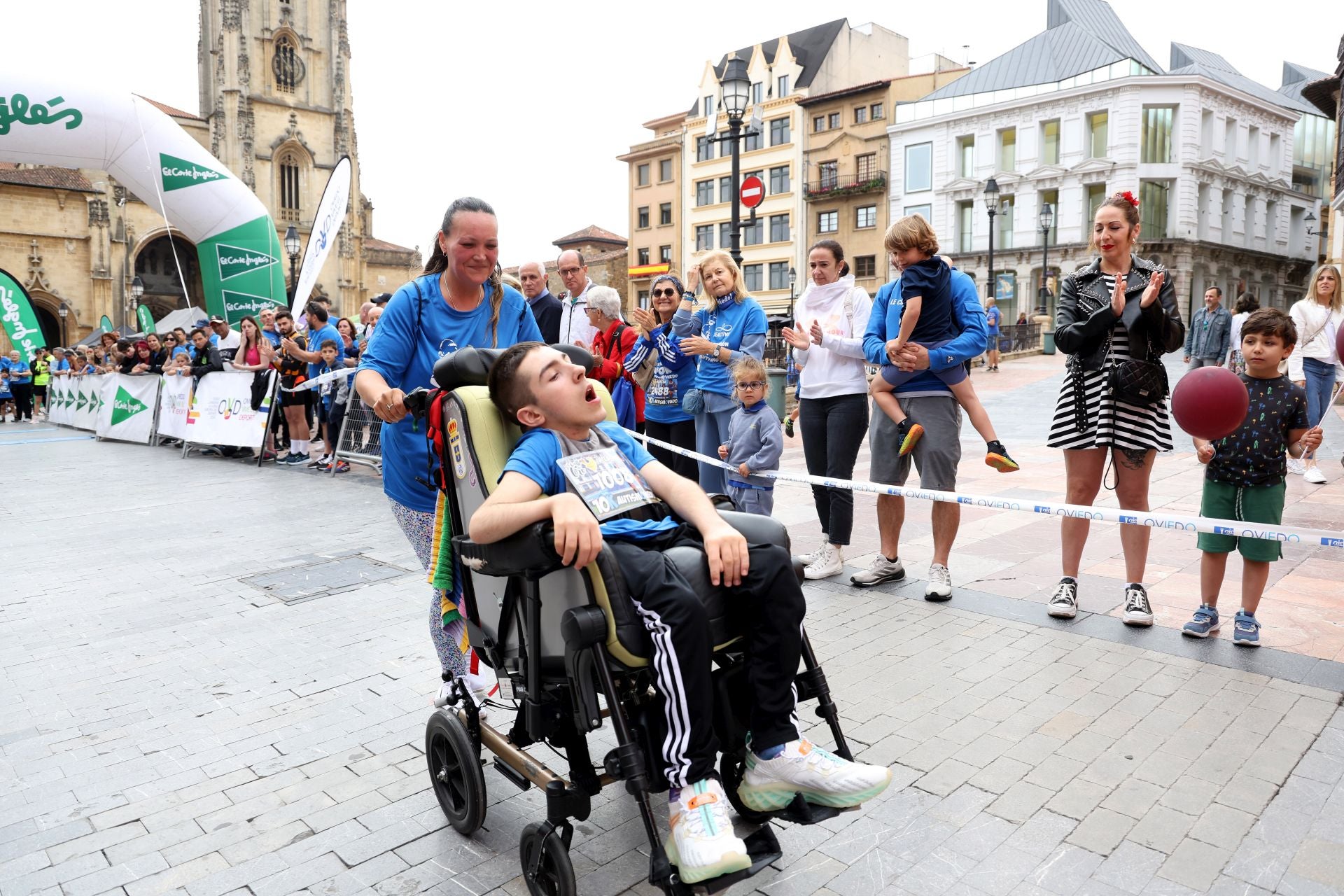 Fotos: III edición de la Carrera 10Km AutismOviedo
