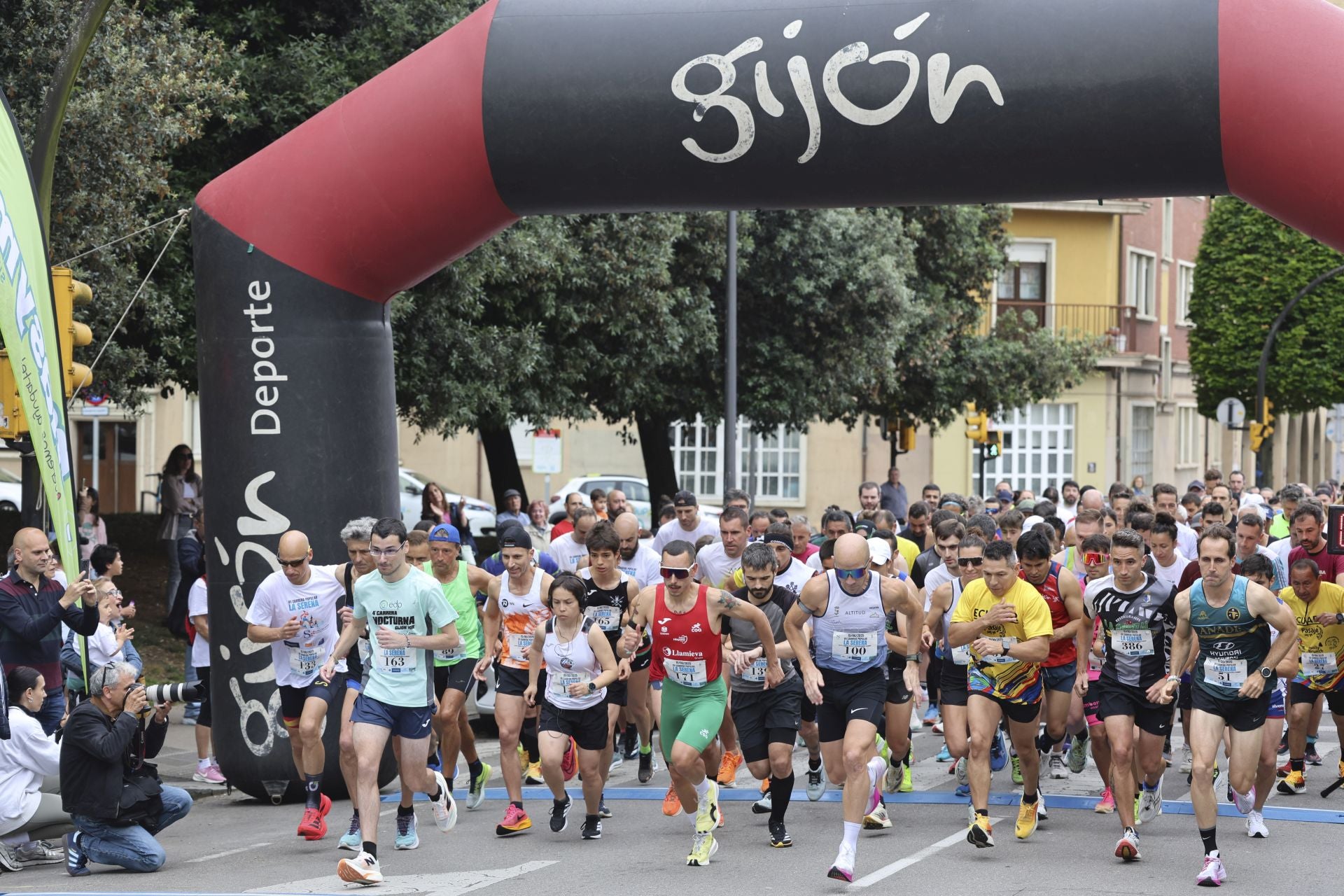 El Llano, en Gijón, corre por una buena causa