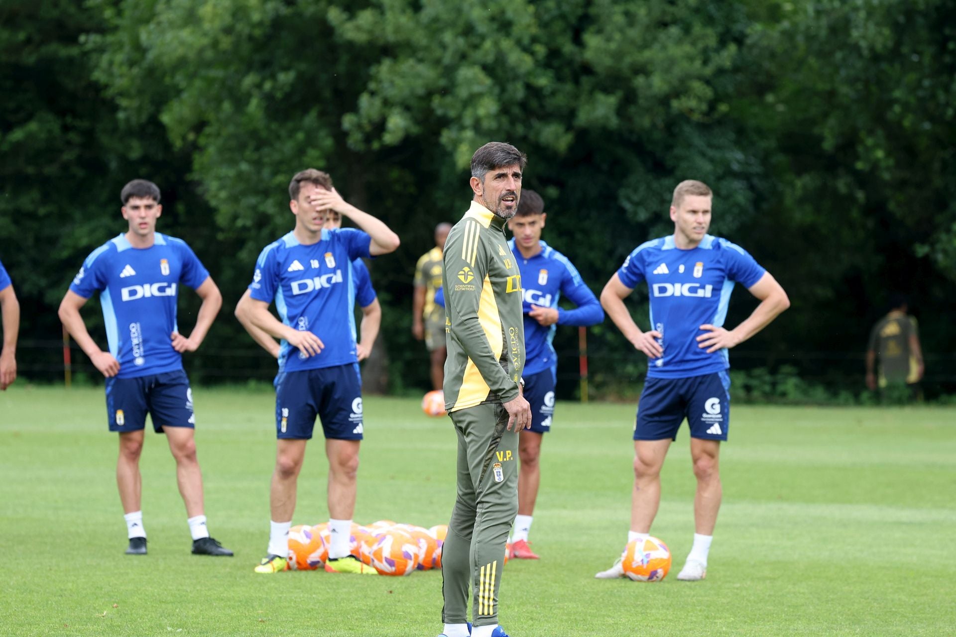 Entrenamiento del Real Oviedo tras el partido en Miranda de Ebro