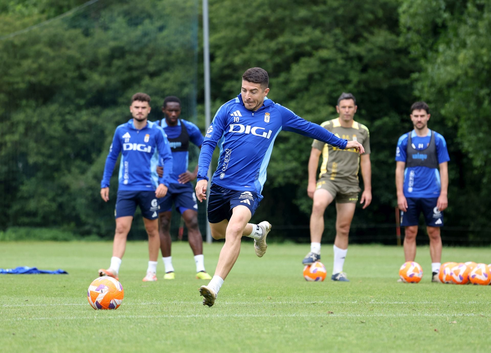 Entrenamiento del Real Oviedo tras el partido en Miranda de Ebro