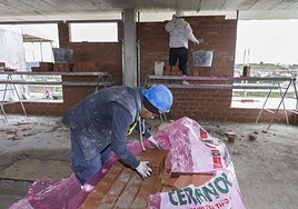 La construcción es uno de los sectores que concentra más afiliación extranjera.