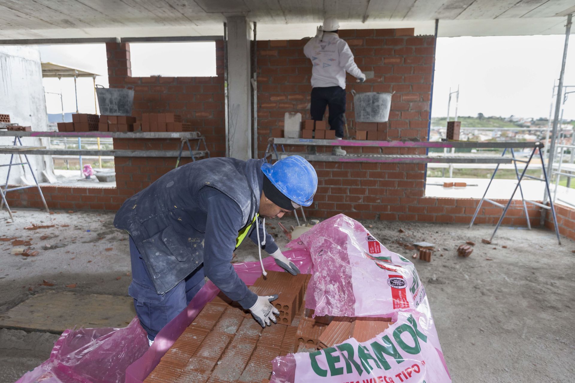 La construcción es uno de los sectores que concentra más afiliación extranjera.