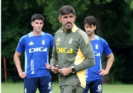 Paunovic, durante el entrenamiento de este lunes en El Requexón.