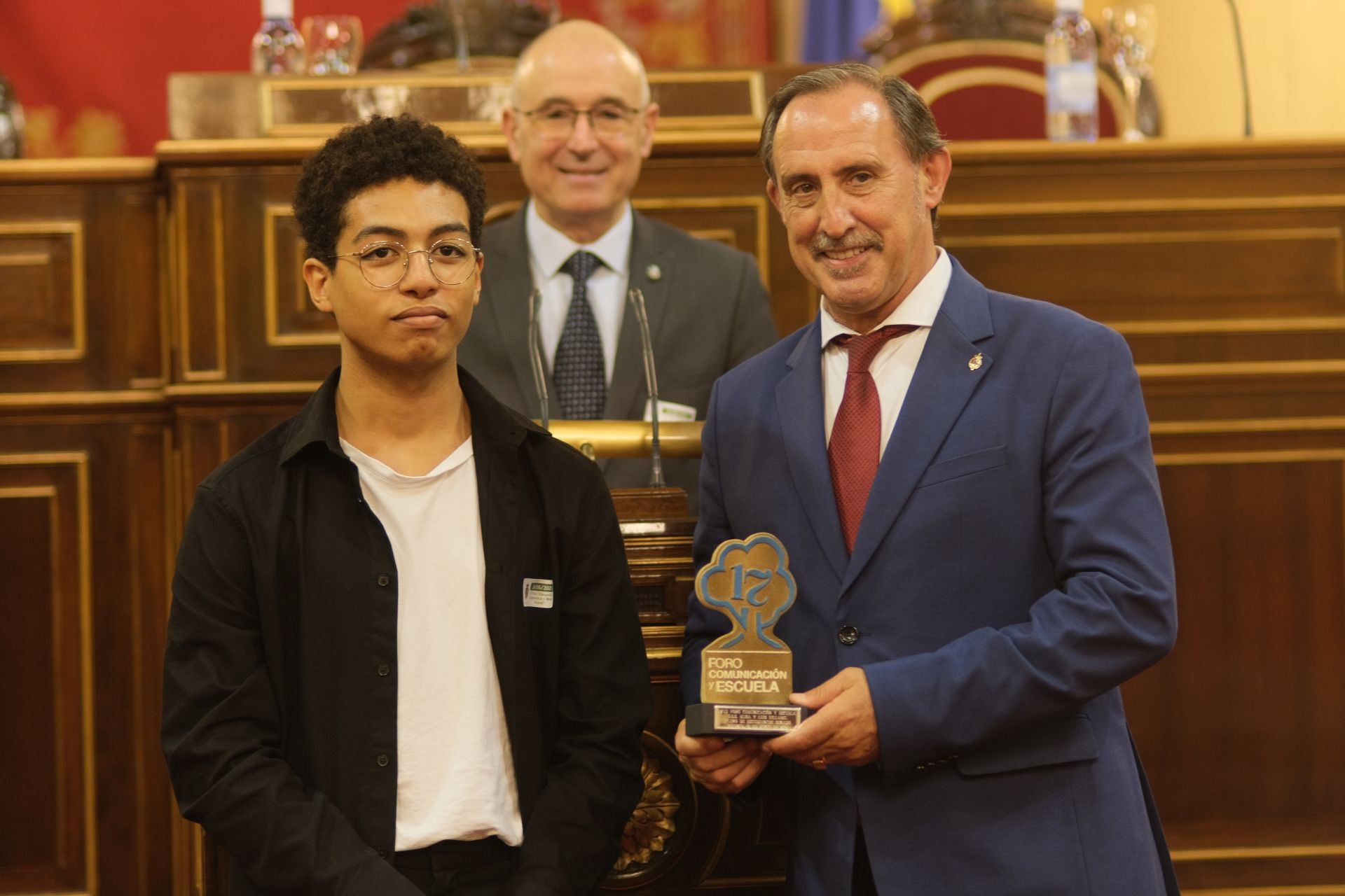 Los estudiantes del occidente asturiano visitan el Senado