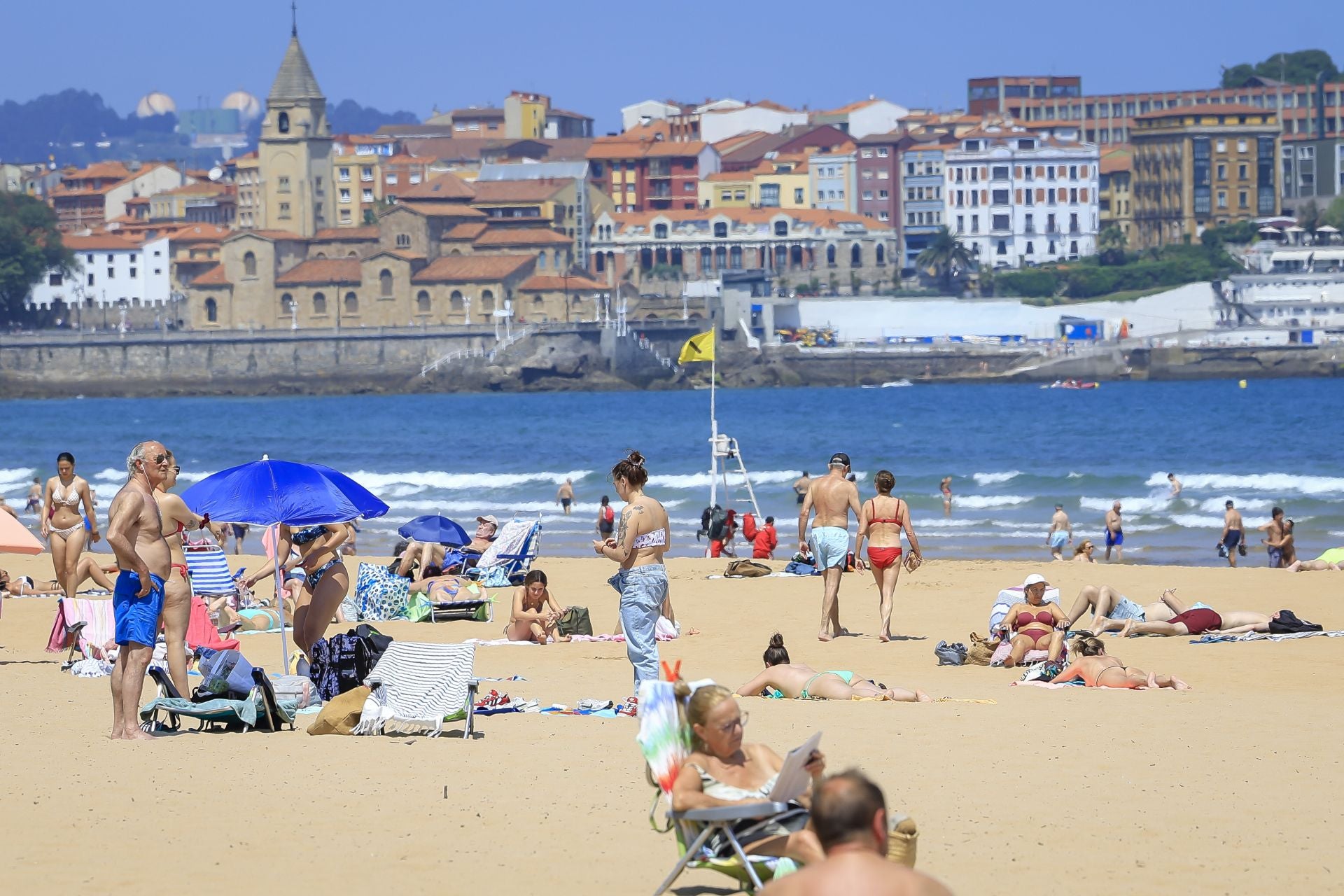 Asturias dice &#039;hola&#039; al calor con termómetros superando los 30 grados