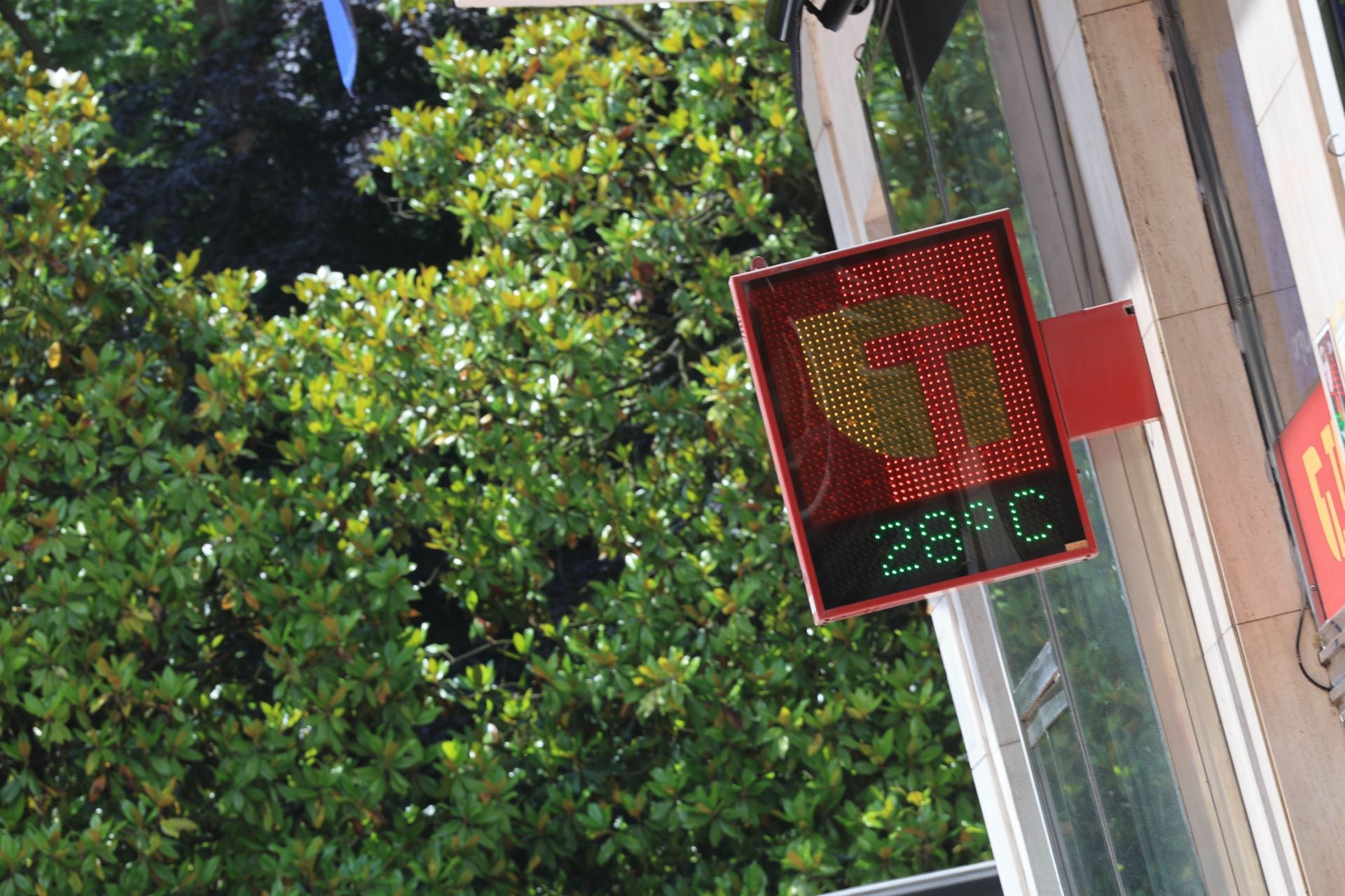 Asturias dice &#039;hola&#039; al calor con termómetros superando los 30 grados