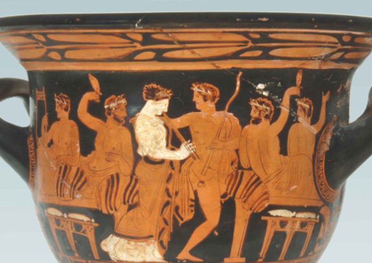 Imagen secundaria 1 - Montaje en el Museo Arqueológico Nacional y algunas de las piezas previstas en la exposición.