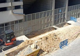 Las obras, en el exterior del Carlos Tartiere.