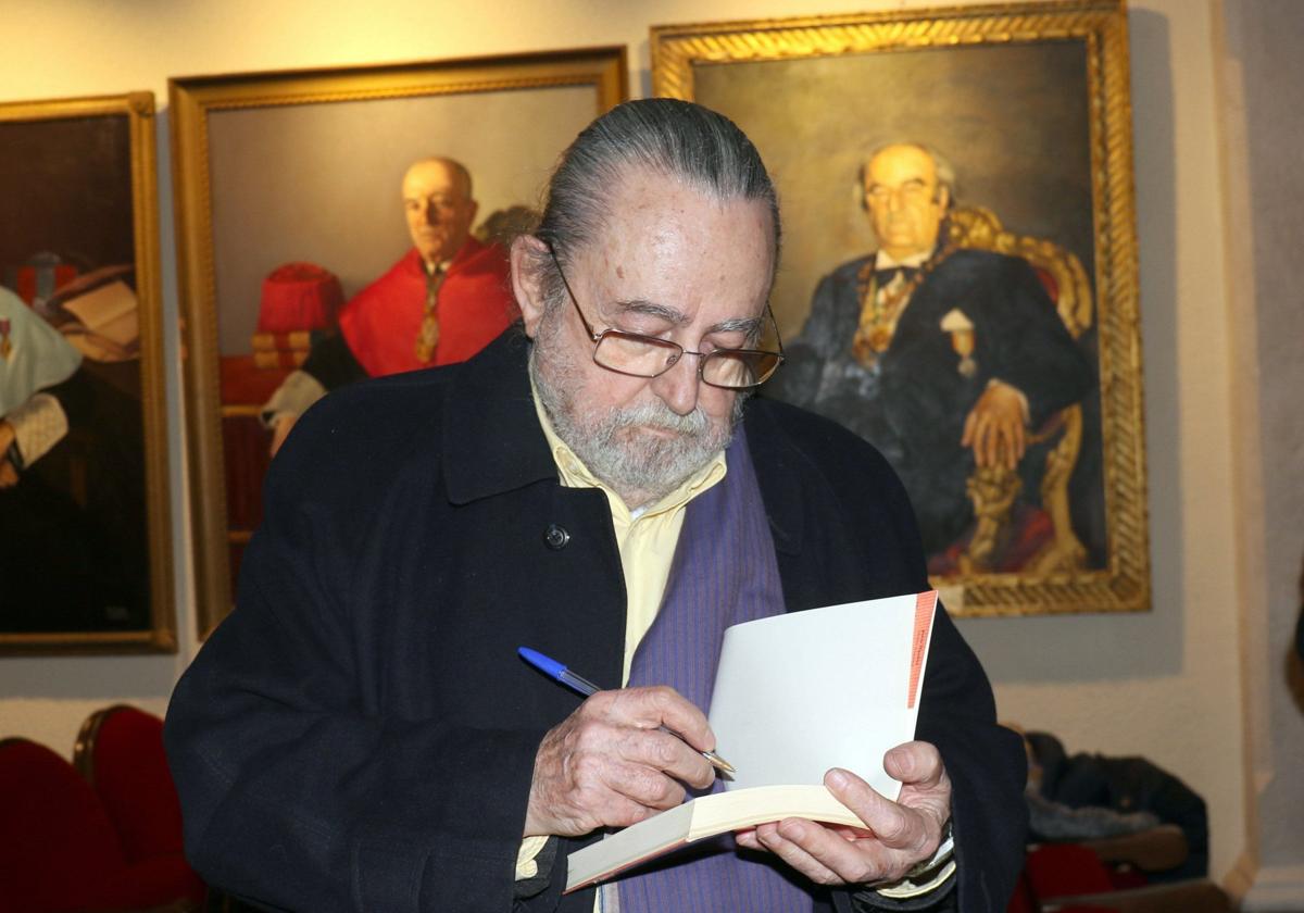 El poeta Jesús Munárriz.