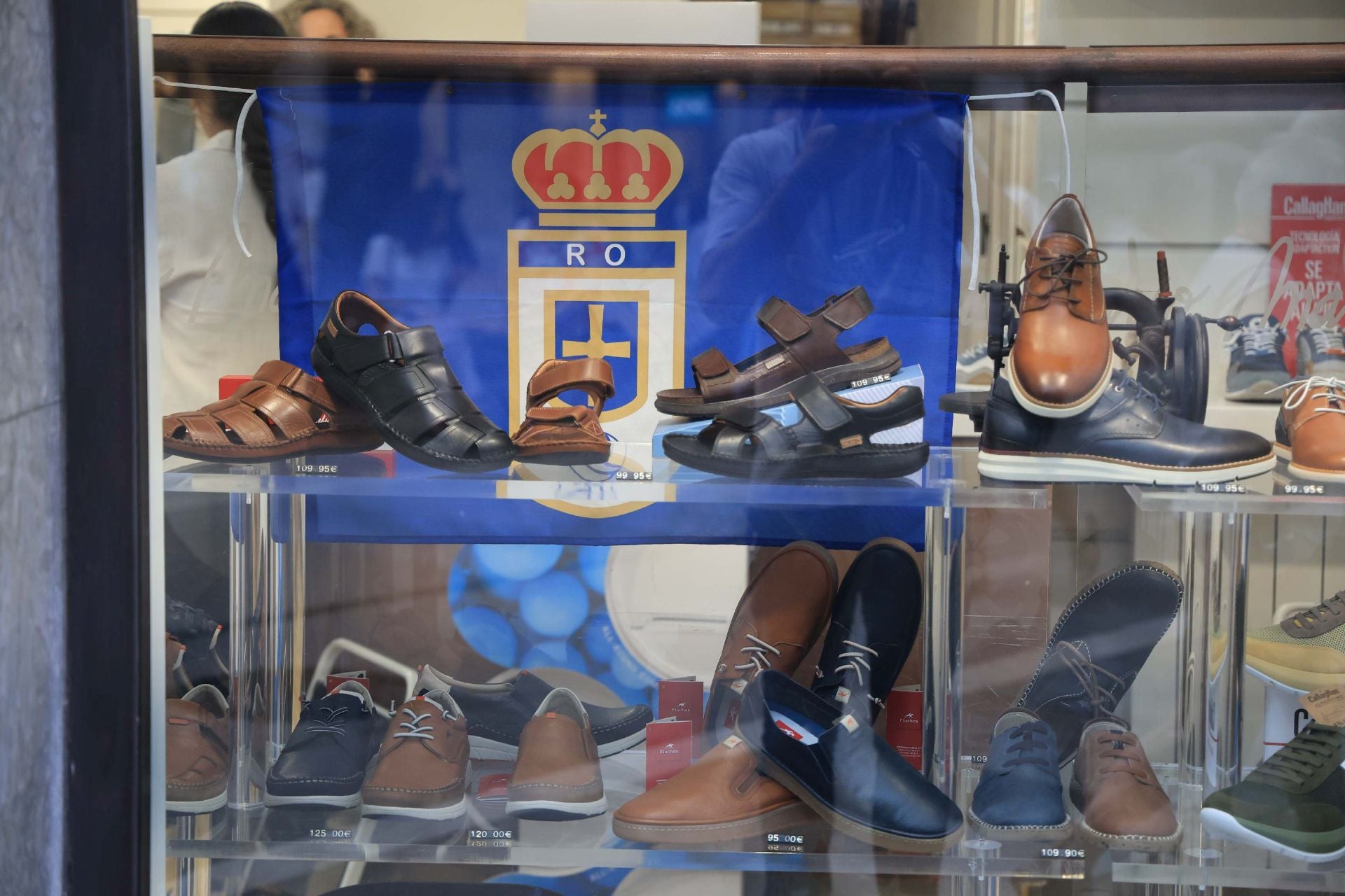 Los comercios de Oviedo empujan al Real Oviedo a Primera