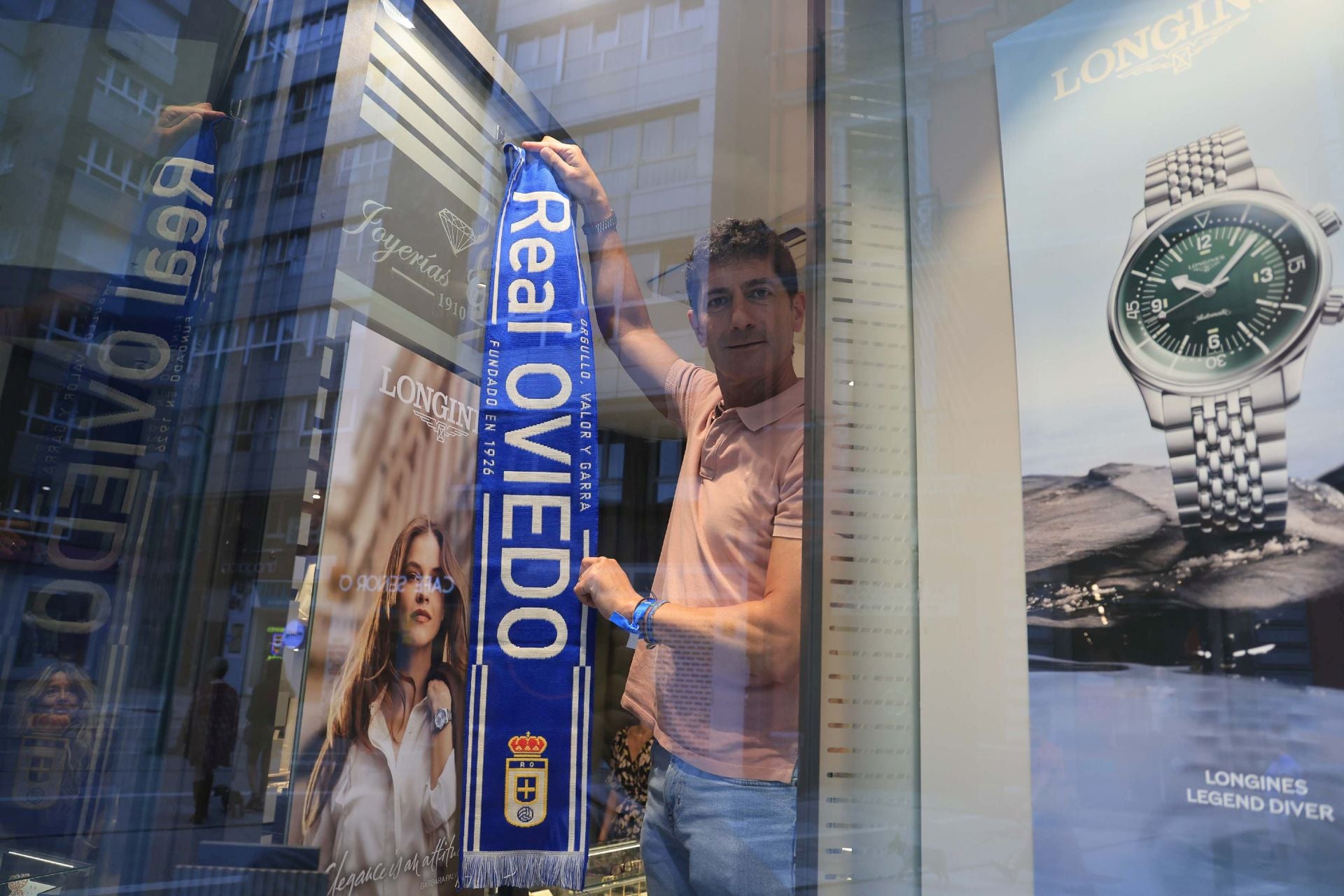 Los comercios de Oviedo empujan al Real Oviedo a Primera