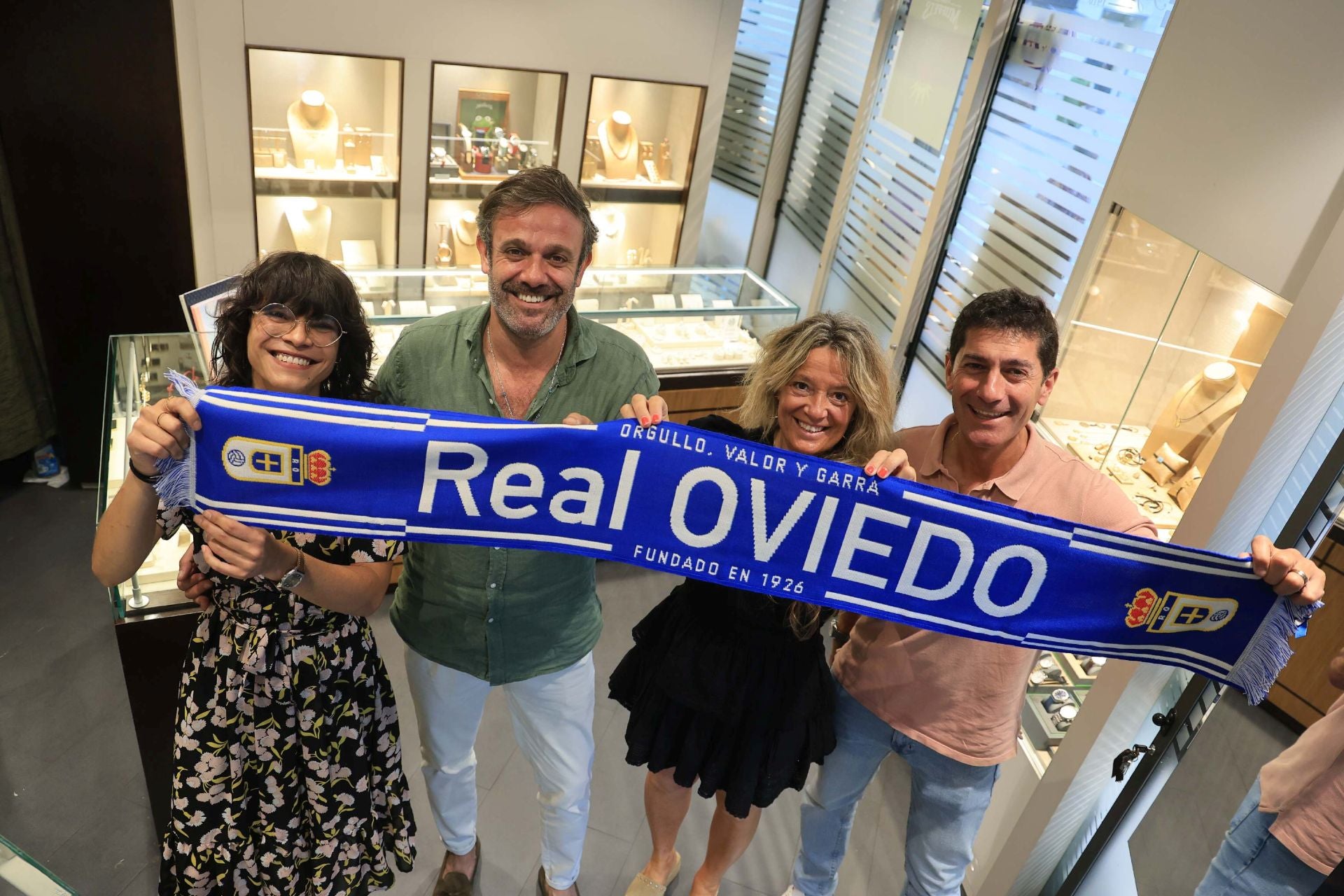 Los comercios de Oviedo empujan al Real Oviedo a Primera