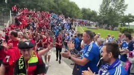 Vídeo: Ejemplar recibimiento a la afición del Mirandés en Oviedo