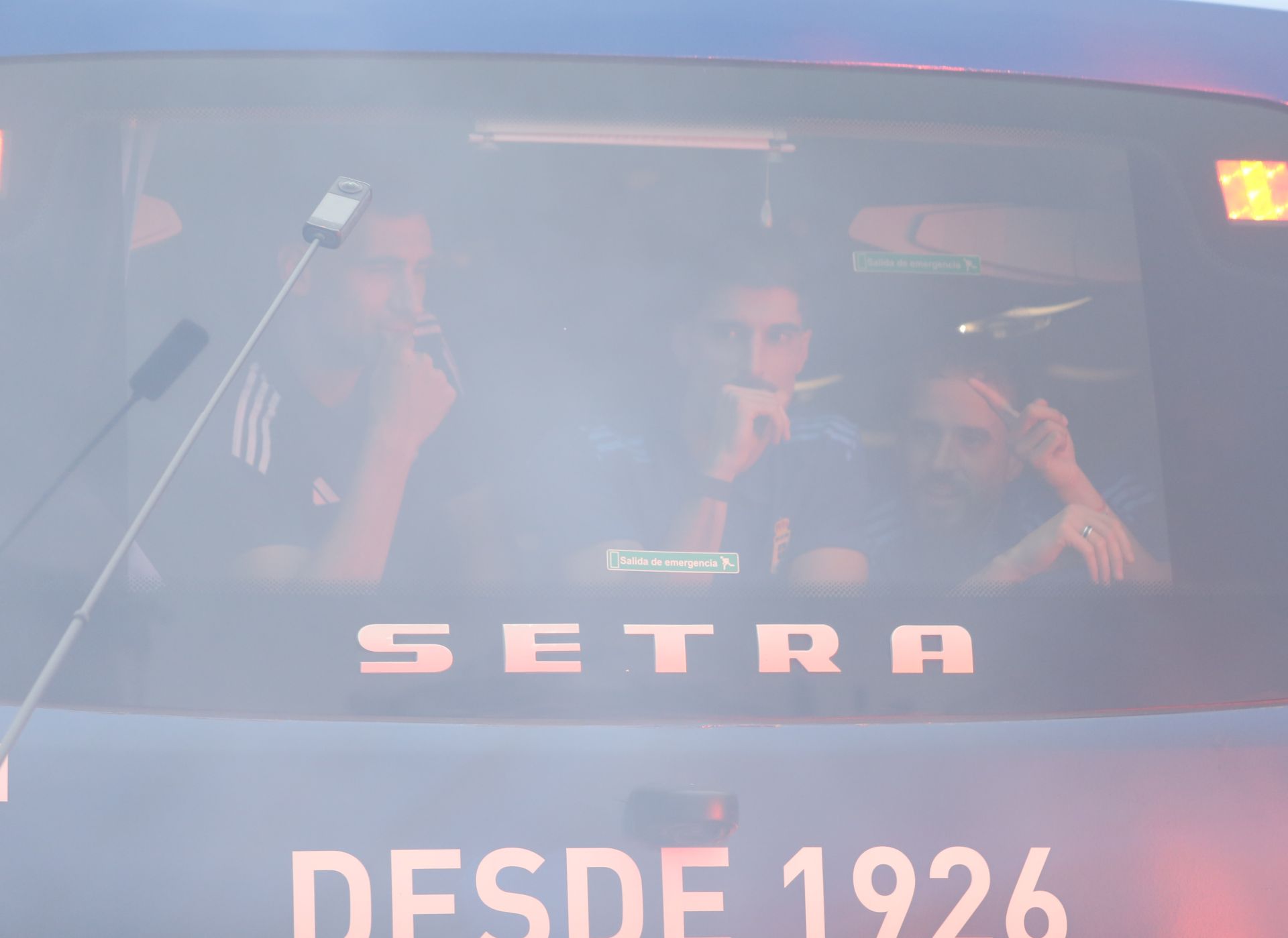 Oviedo se vuelca con su equipo: las mejores imágenes de la afición azul