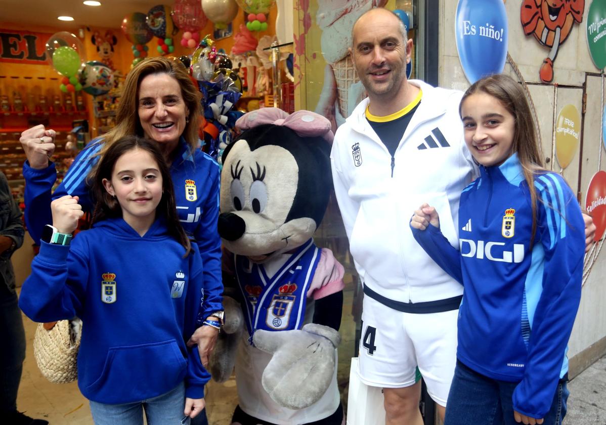 Oviedo se vuelca con su equipo: las mejores imágenes de la afición azul