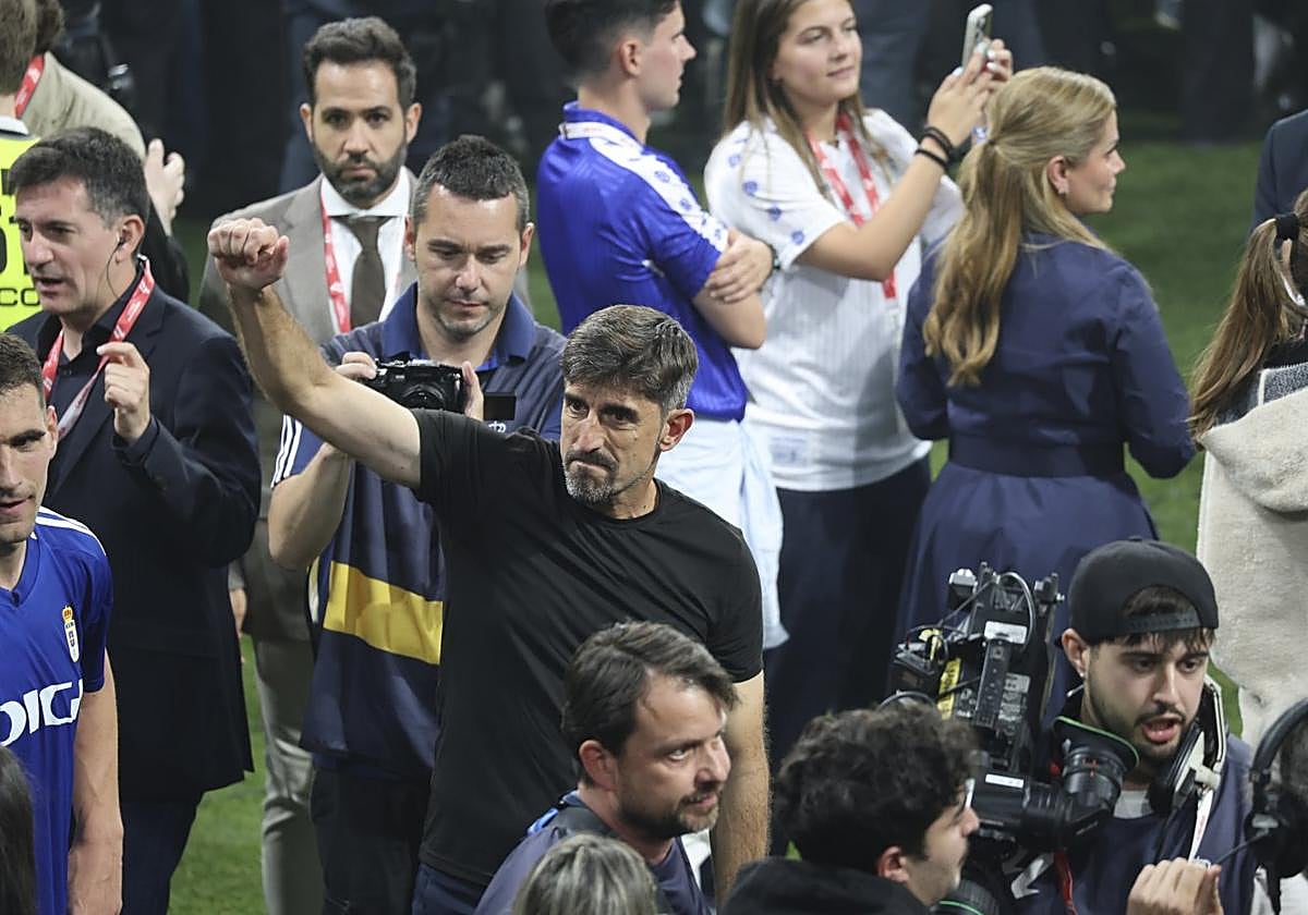 p Paunovic cumplió.El técnico se comprometió a devolver al equipo a Primera y el sábado celebró haberlo conseguirlo.