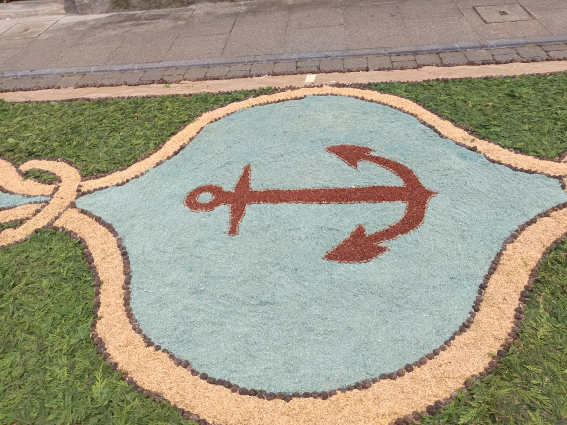 El ascenso del Real Oviedo se cuela en las alfombras florales del Corpus de Castropol