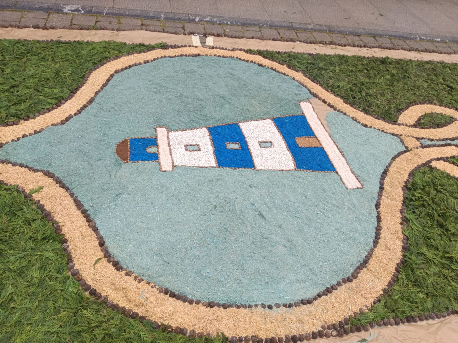 El ascenso del Real Oviedo se cuela en las alfombras florales del Corpus de Castropol