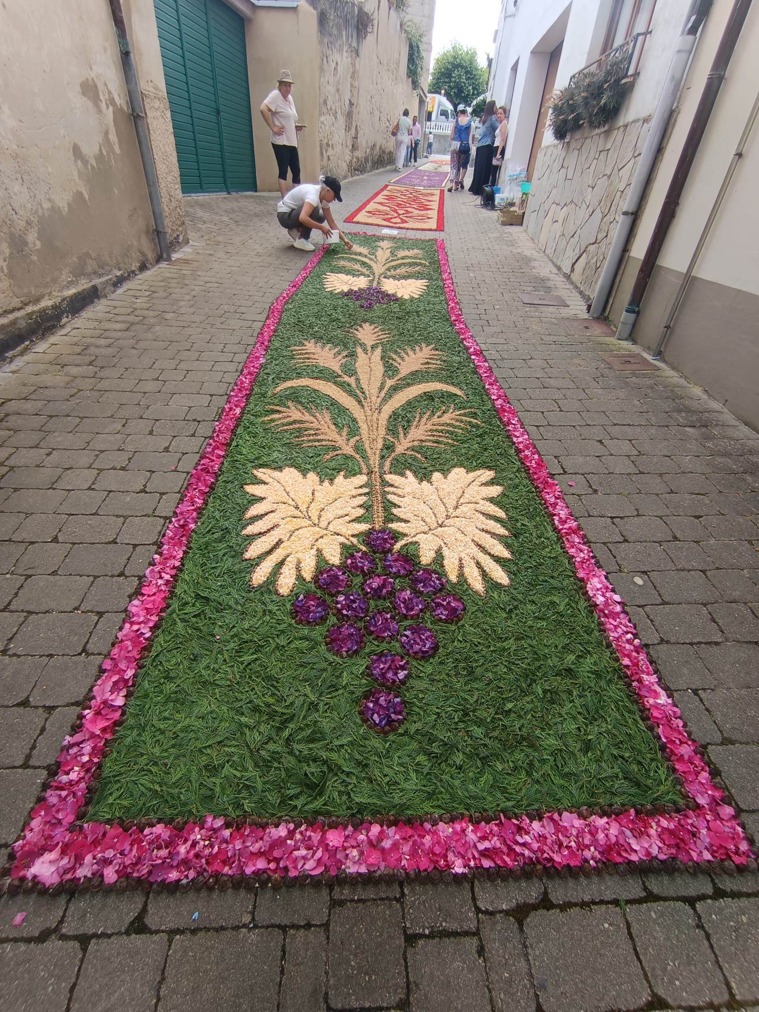 El ascenso del Real Oviedo se cuela en las alfombras florales del Corpus de Castropol