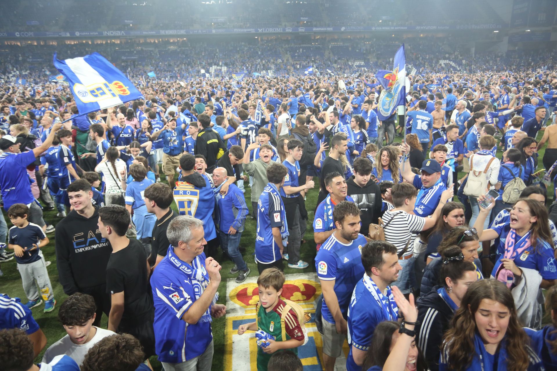 Y la afición oviedista invadió el Carlos Tartiere