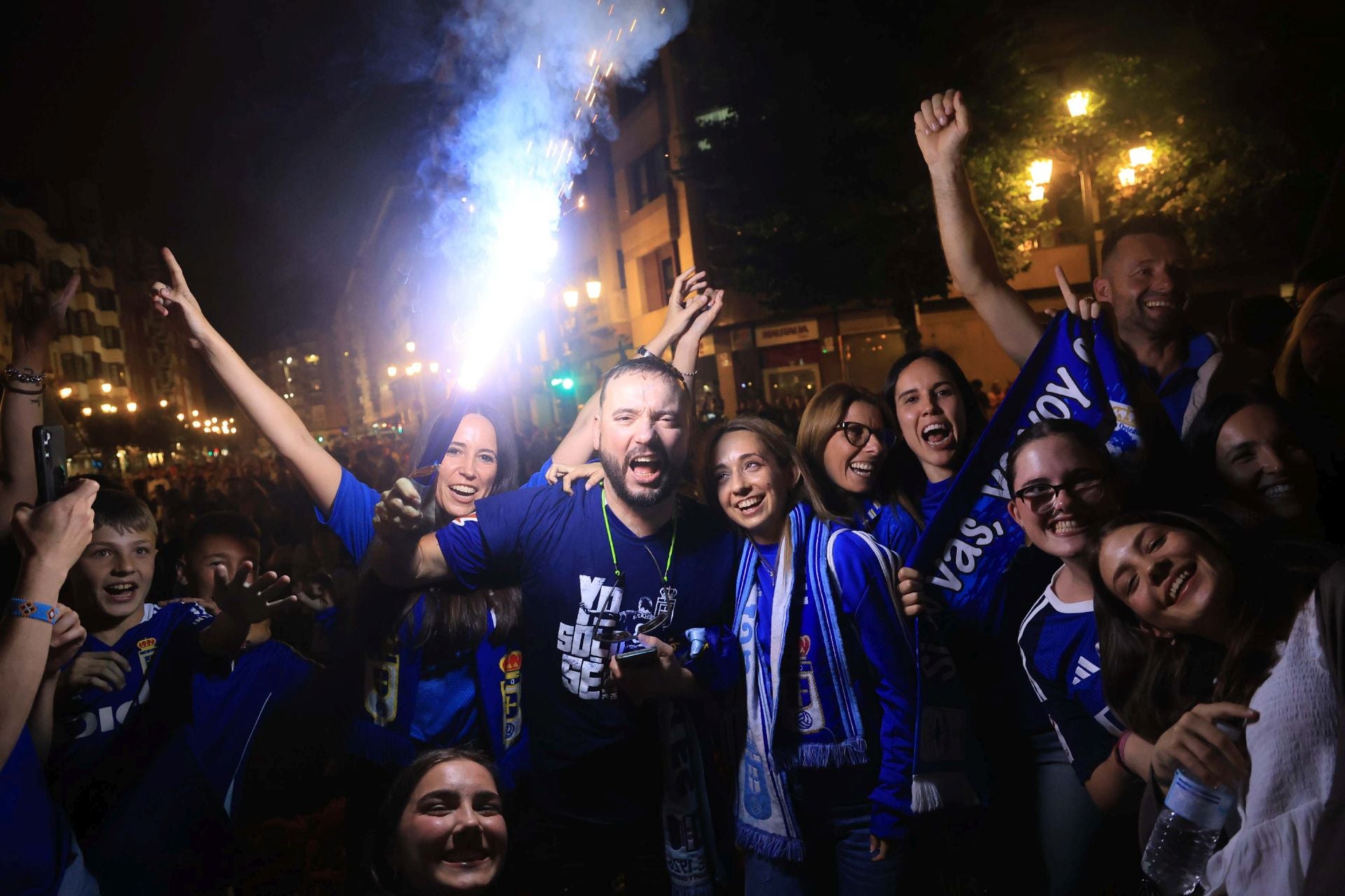 Locura y celebración en Oviedo por volver a Primera