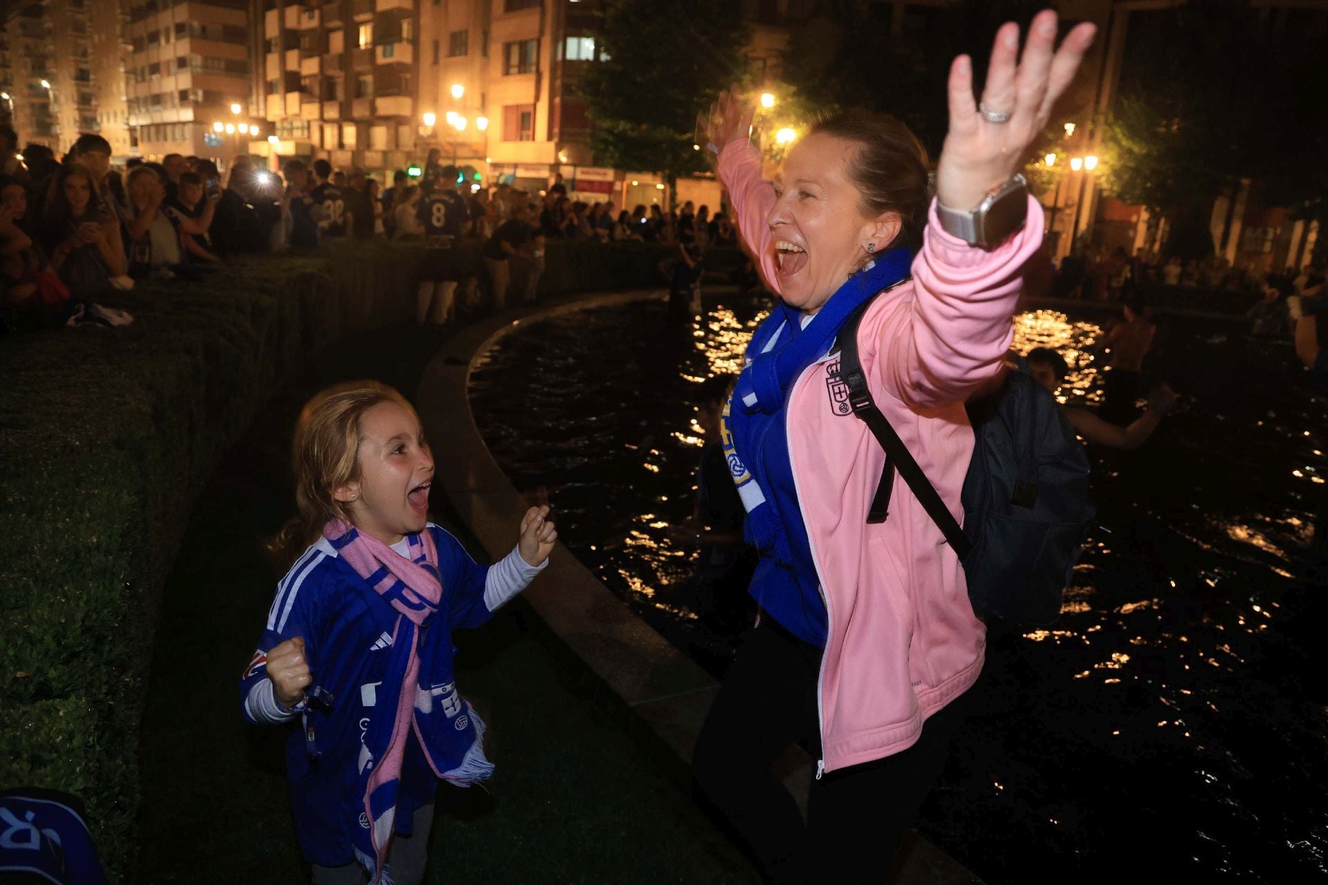 Locura y celebración en Oviedo por volver a Primera